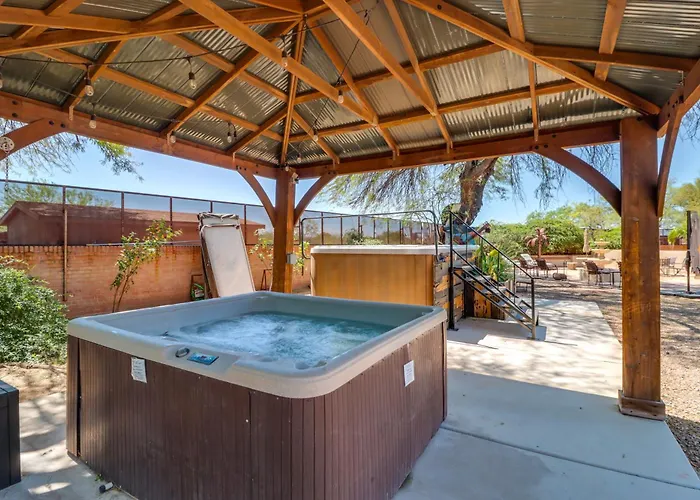 Hike, Shop & Relax: W/ Swim Access