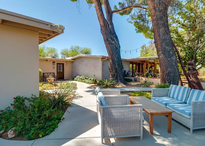 Hike, Shop & Relax: W/ Swim Access * Tucson